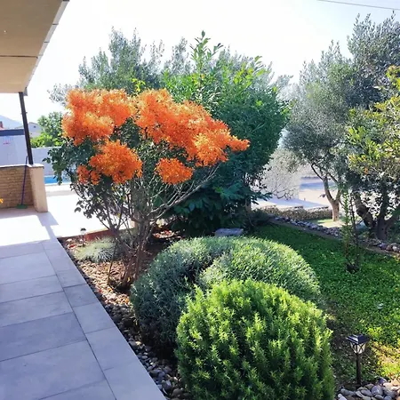 Holiday home House Doris With Pool, Garden And View