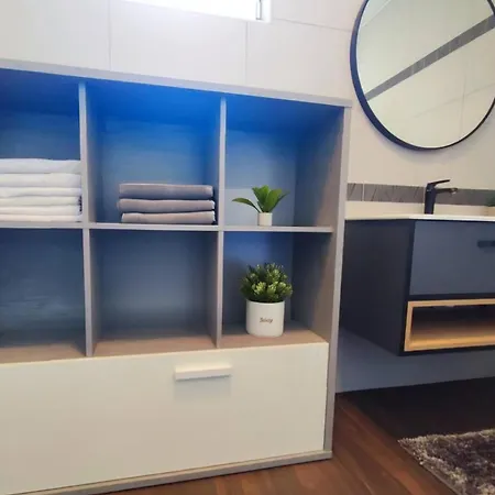 Hébergement de vacances House Doris With Pool, Garden And View *