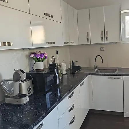 House Doris With Pool, Garden And View Hébergement de vacances *